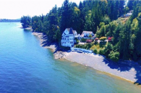 Vancouver Castle Waterfront with hot tub beach downtown
